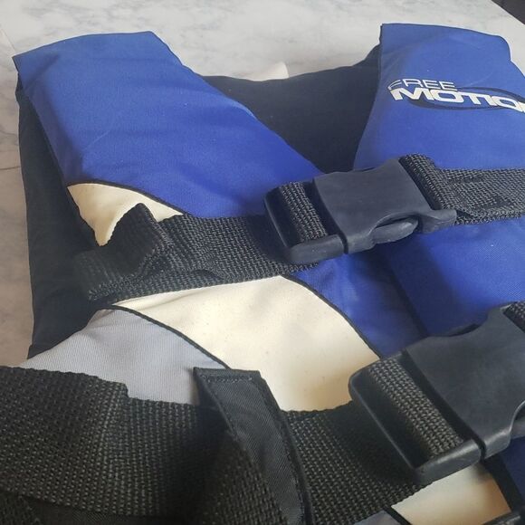 Free Motion Life Jacket - Picture 7 of 10